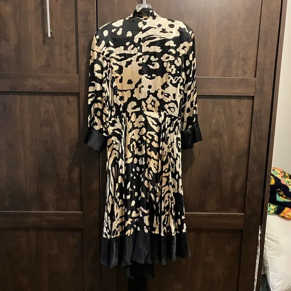 Zara 100% Silk Robe - Picture 2 of 11